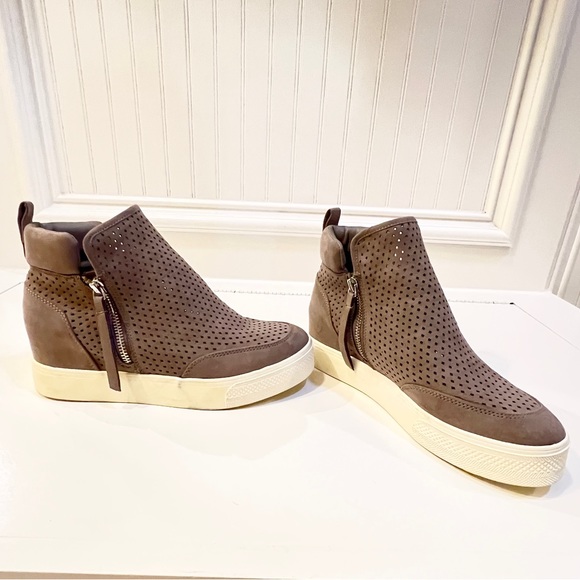 Steve Madden Wedged Sneaker Booties - Picture 4 of 4